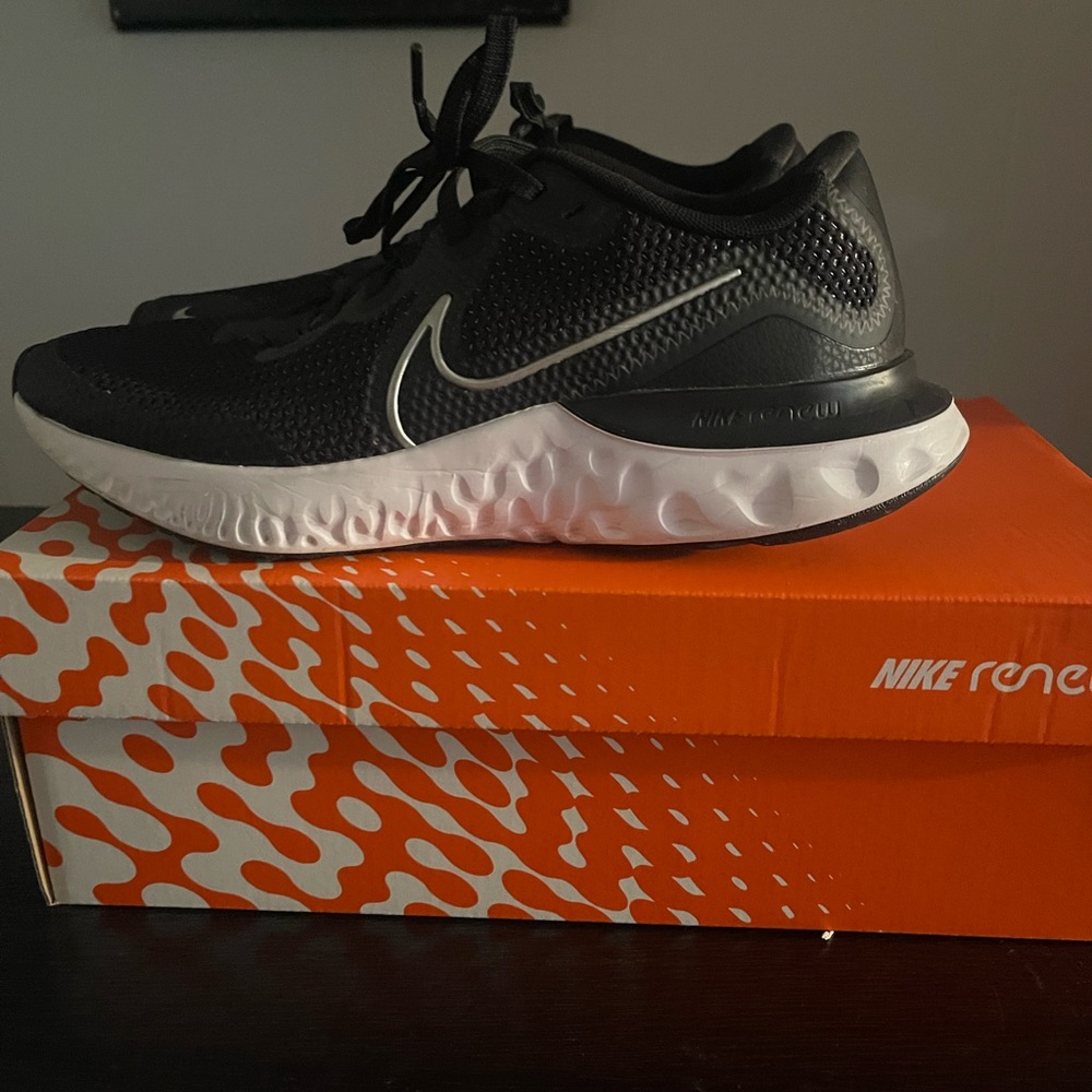 Nike renew run